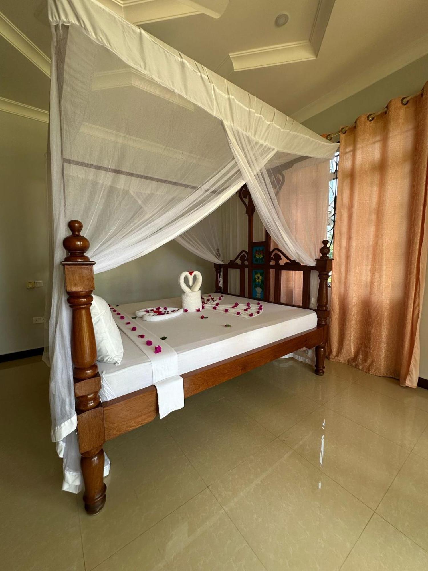 Relax Hotel Taj Nungwi Exterior photo