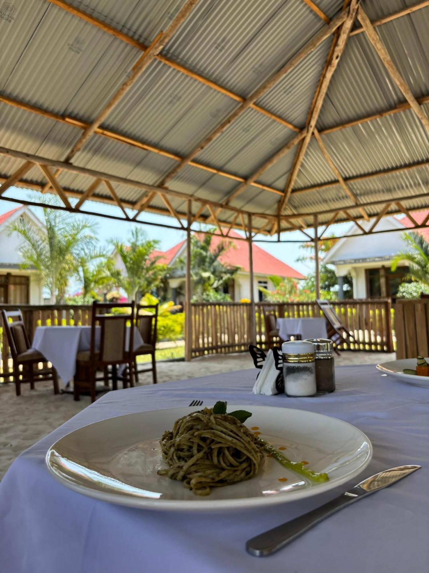 Relax Hotel Taj Nungwi Exterior photo